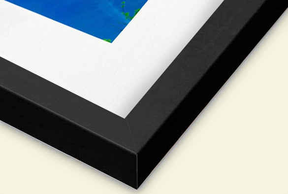 Black frame corner